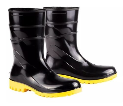 BOTA BORRACHA PVC PRETA SOLA AMARELA S/F S/B CARTOM 37
